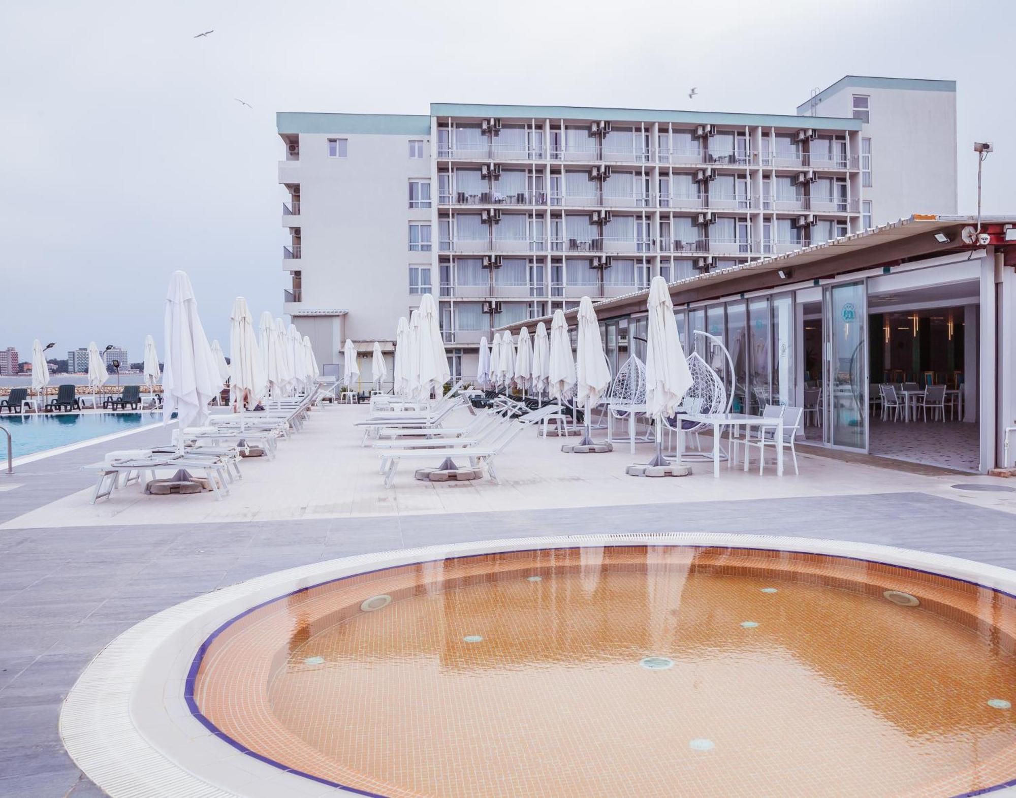Carmen Azzuro Hotel 4*