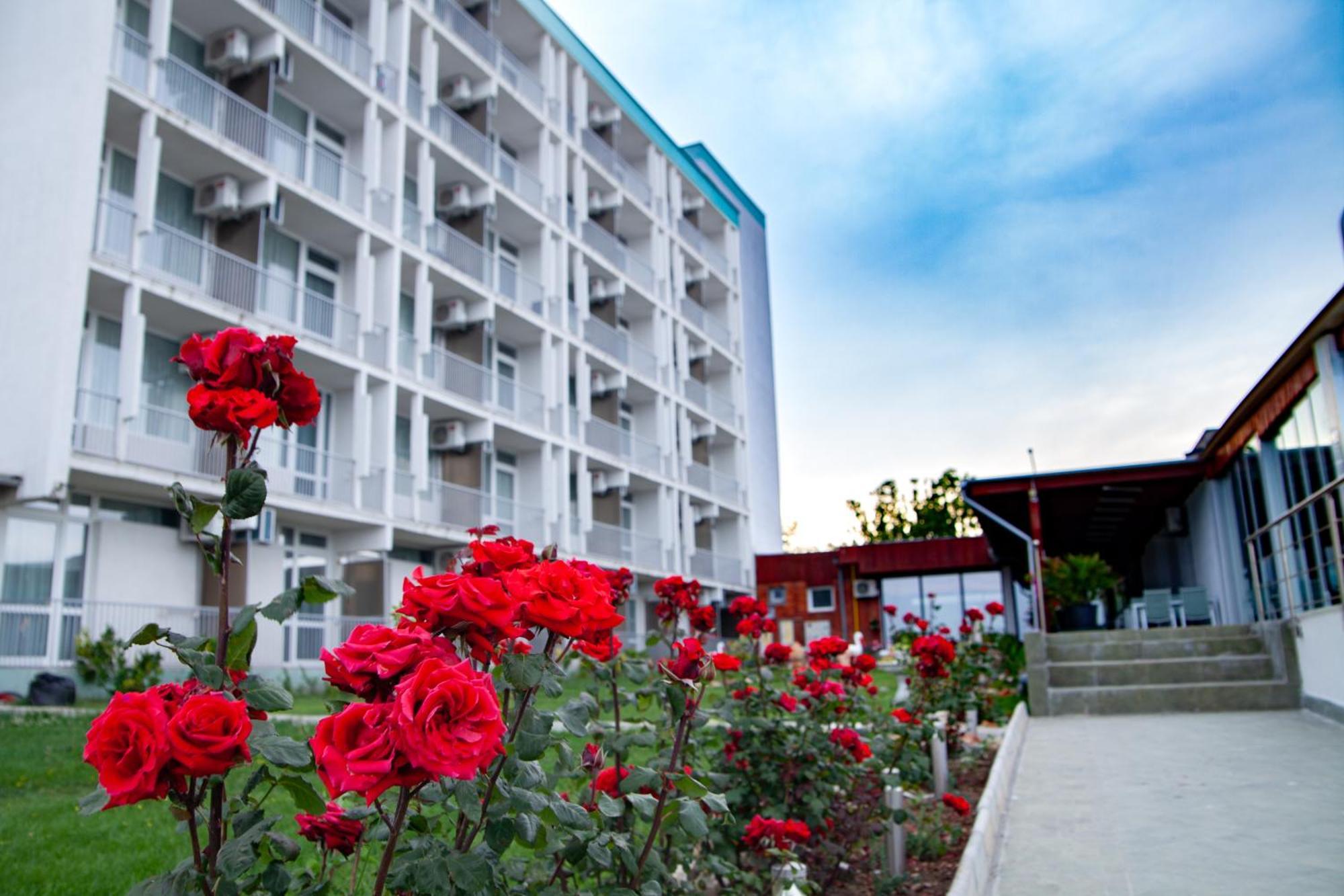 Carmen Azzuro Hotel